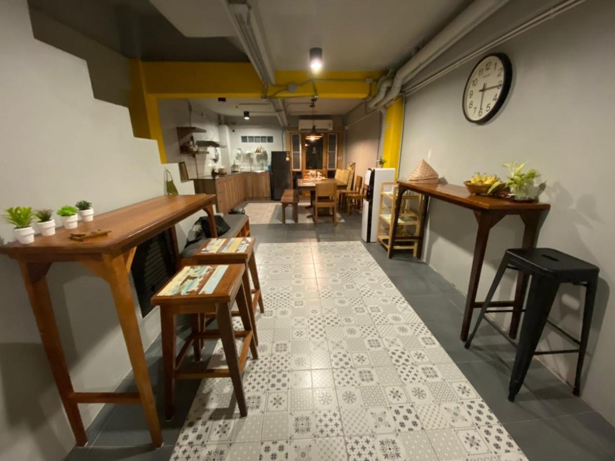 Bangpho Story Hostel Bangkok Exterior photo